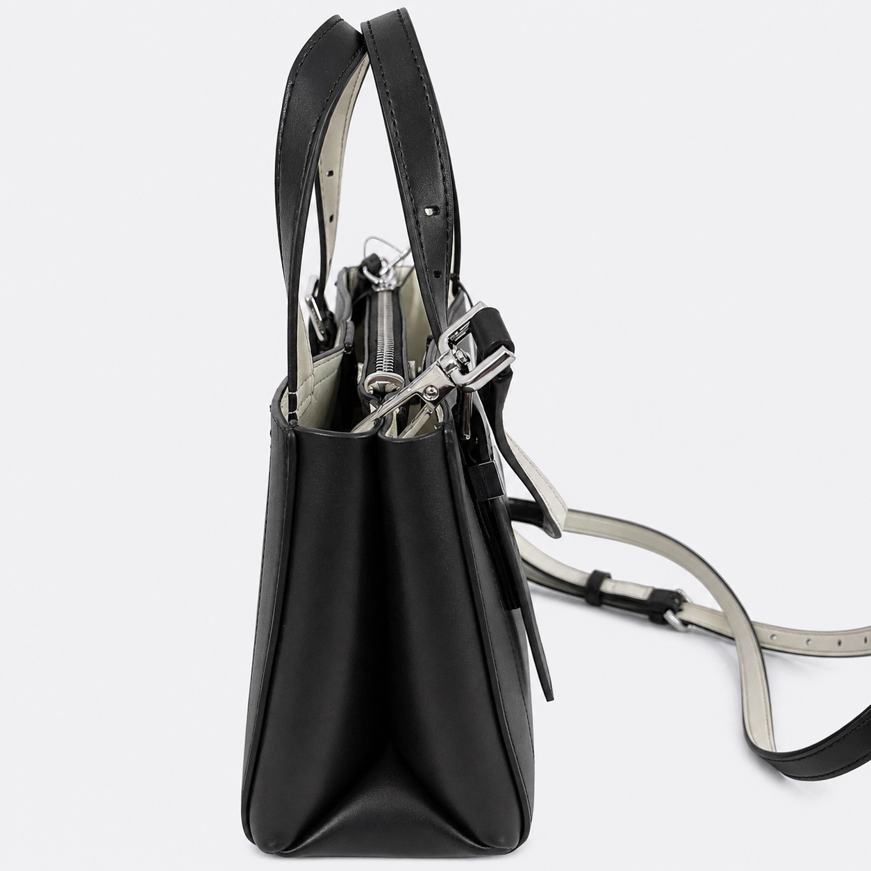 Calvin Klein – Lowen H4GEDNJ4 Black Bag - Image 3