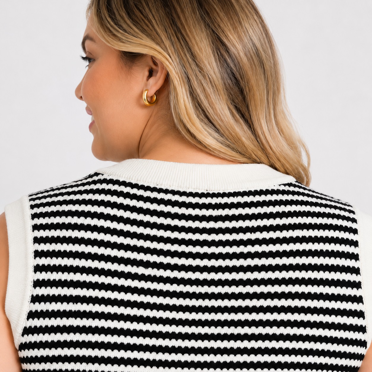 Adrianna Papell - Ivory-Black Sleeveless Sweater Vest - Image 4